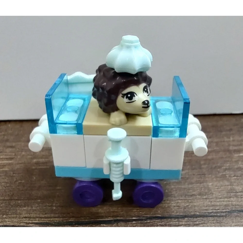 Lego Friends Juniors Mia's Vet Clinic (10728) Hedgehog Animal Vet Bed Lot
